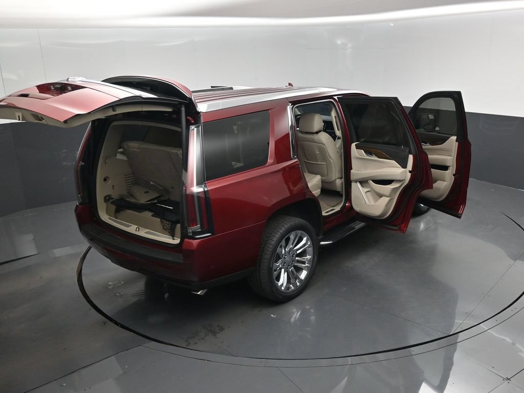 Used 2019 Cadillac Escalade Luxury w/ LPO, Radiant Package AWD/4WD image 29