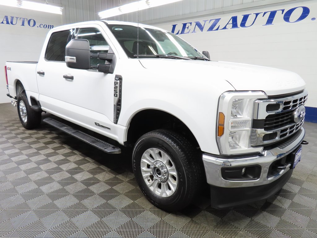 Used 2024 Ford F250 XLT AWD/4WD image 3