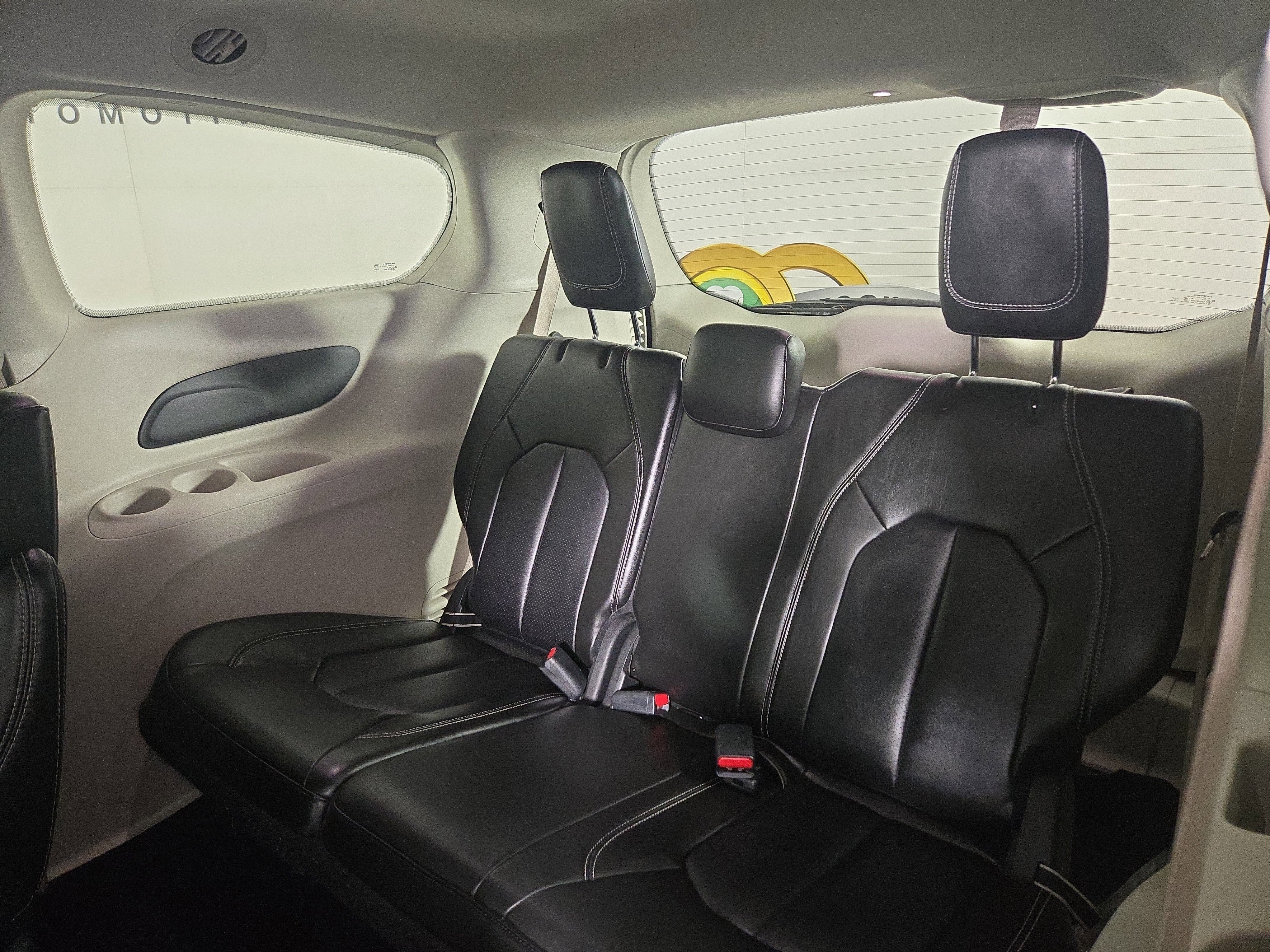 Used 2024 Chrysler Pacifica Touring-L image 13