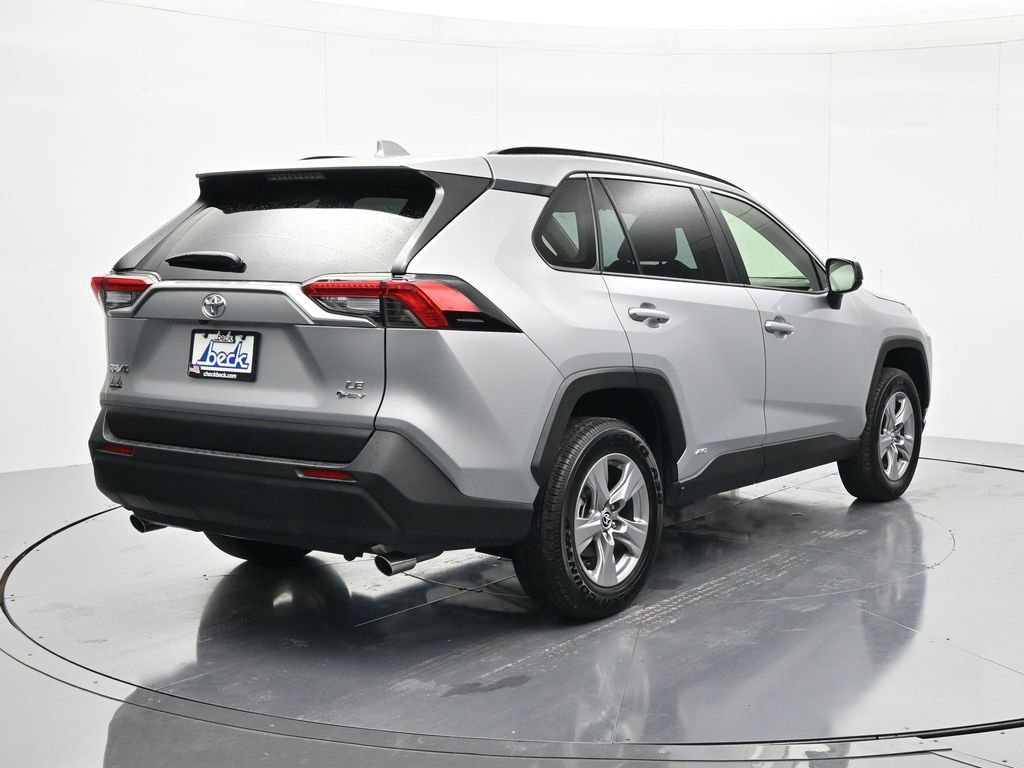 Used 2025 Toyota RAV4 LE AWD/4WD image 5
