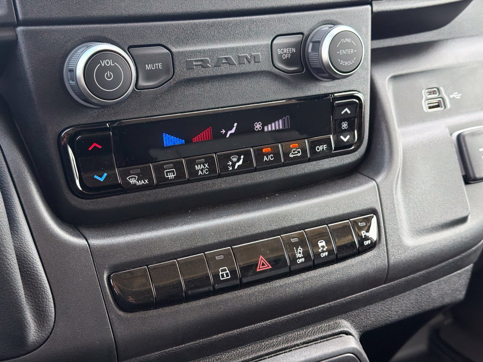 New 2027 RAM ProMaster 3500 w/ Safety Group FWD image 20