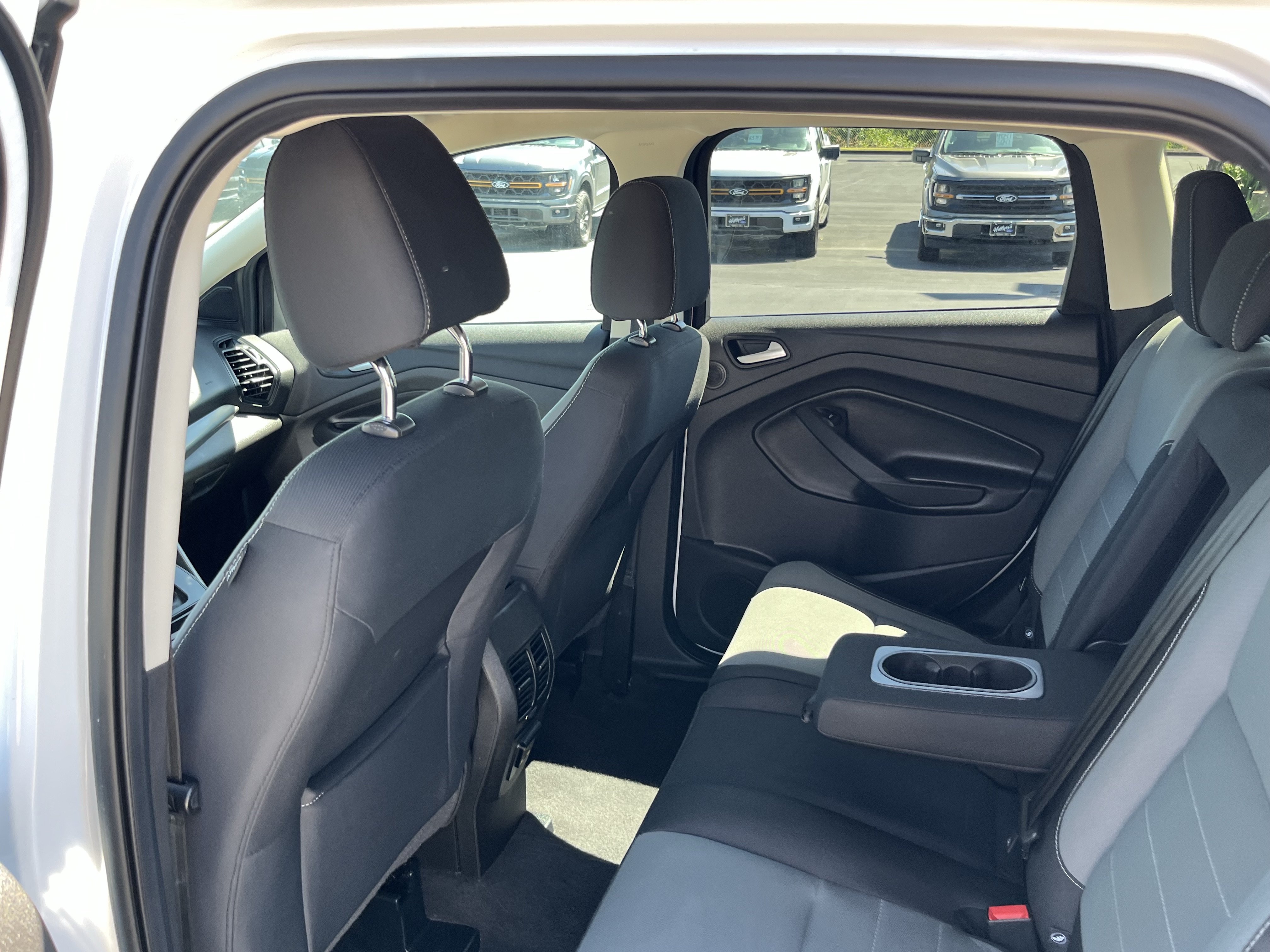 Used 2016 Ford Escape SE w/ Equipment Group 201A FWD image 10