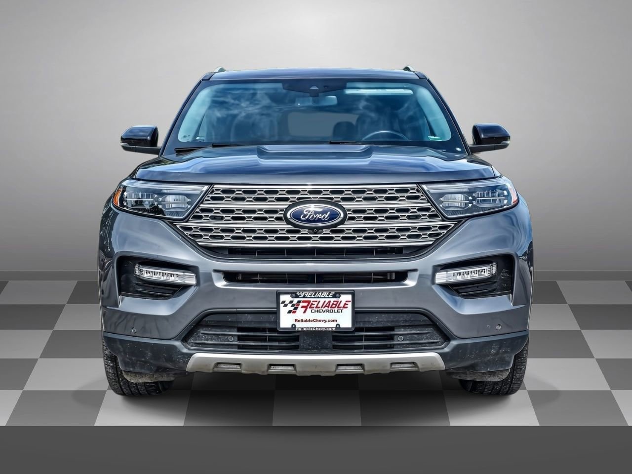 Used 2022 Ford Explorer Limited w/ Equipment Group 301A AWD/4WD image 2