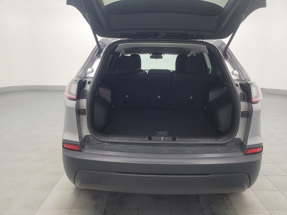 Used 2019 Jeep Cherokee Latitude w/ Popular Appearance Group image 29