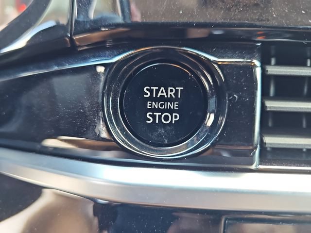 Used 2025 Nissan Pathfinder Platinum FWD image 30