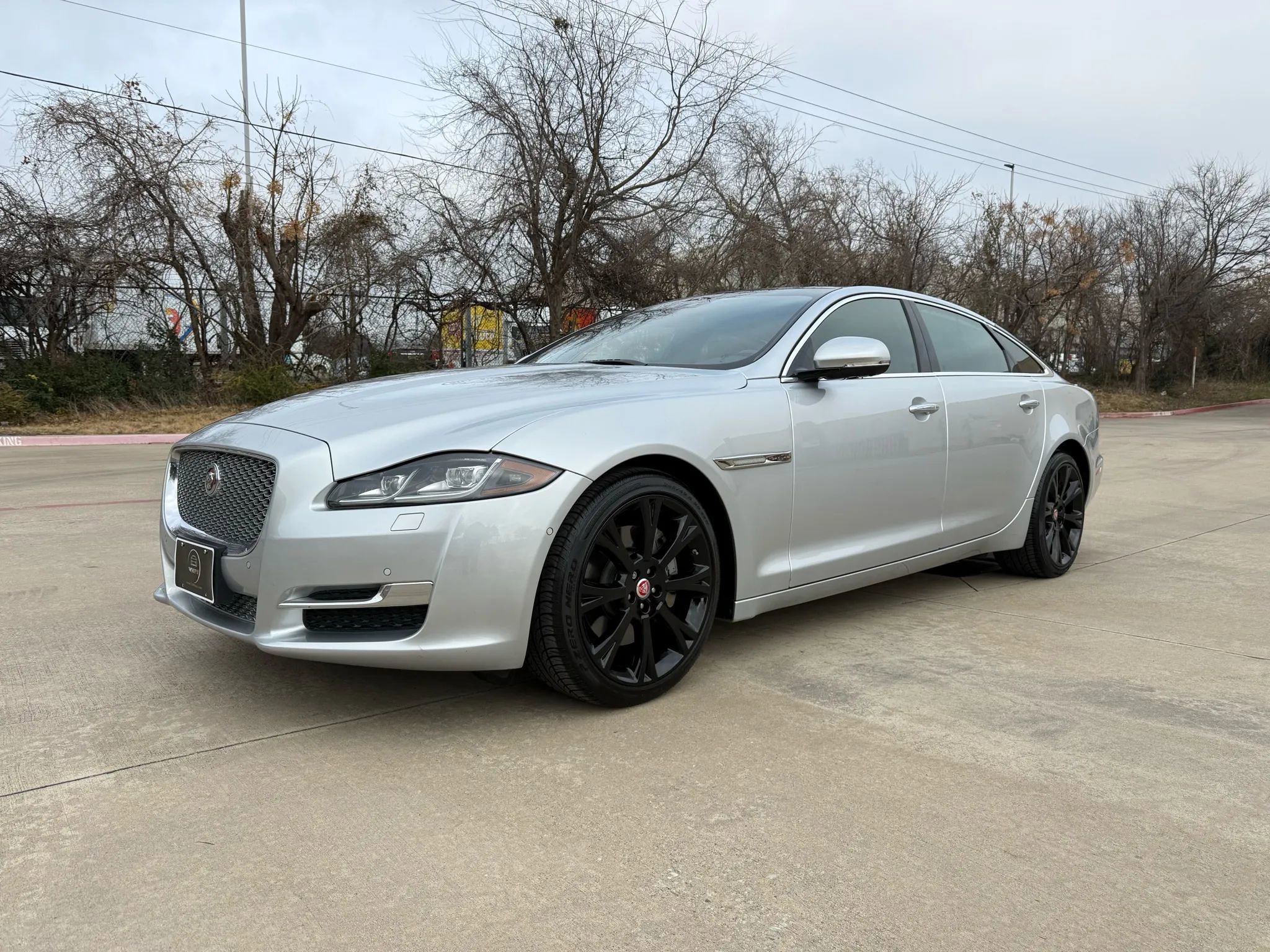 Used 2019 Jaguar XJ L Portfolio image 2
