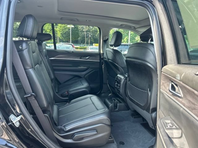 Used 2023 Jeep Grand Cherokee L Limited w/ Luxury Tech Group II AWD/4WD image 19
