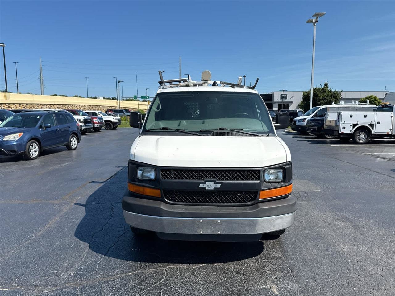 Used 2014 Chevrolet Express 2500 RWD image 3