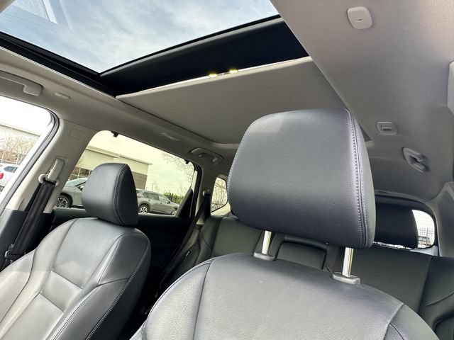 Certified 2025 Nissan Rogue SL w/ Tech Package FWD image 34