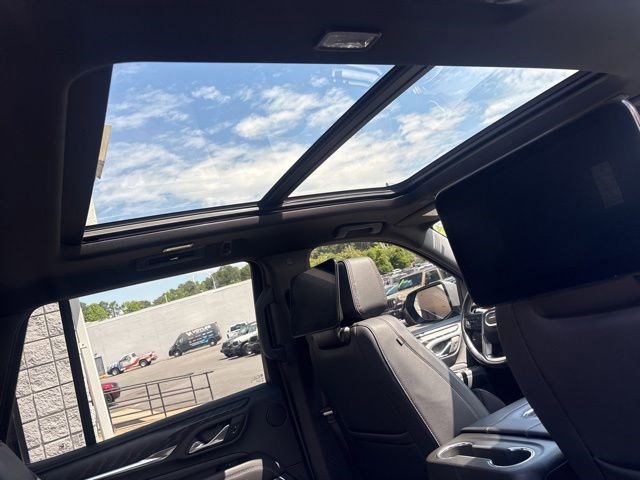 Used 2023 GMC Yukon Denali w/ Denali Reserve Package AWD/4WD image 17
