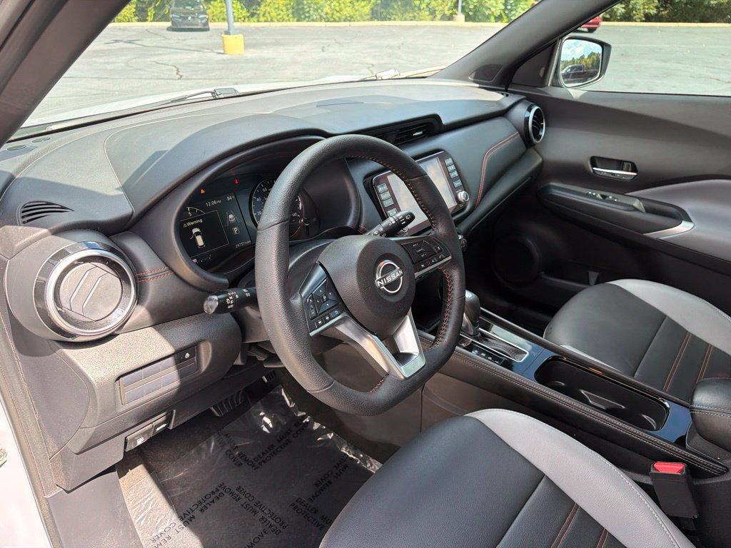 Used 2024 Nissan Kicks SR w/ SR Premium Package FWD image 37