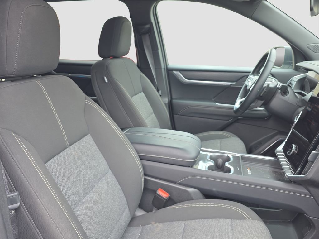 Used 2025 GMC Acadia Elevation image 19