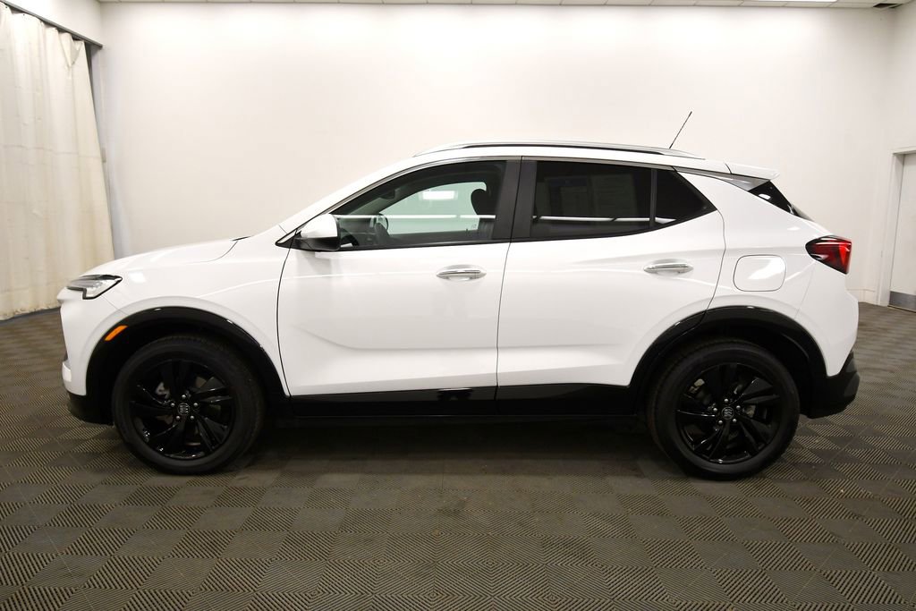 Used 2024 Buick Encore GX Sport Touring FWD image 4