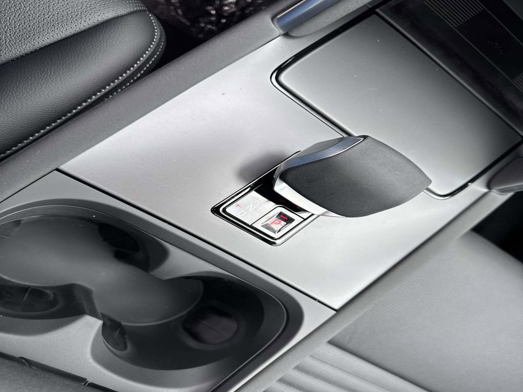 New 2026 Land Rover Discovery Sport Landmark image 23