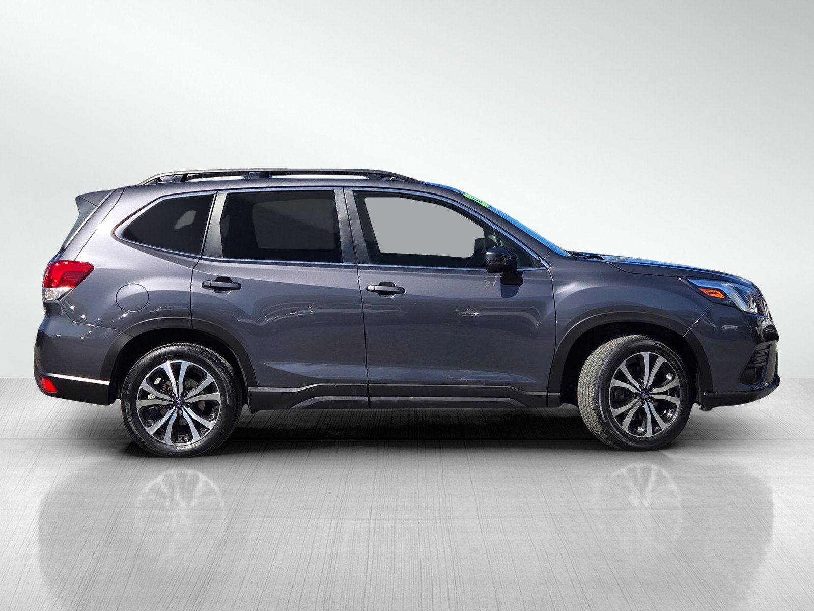 Certified 2022 Subaru Forester Limited AWD/4WD image 3