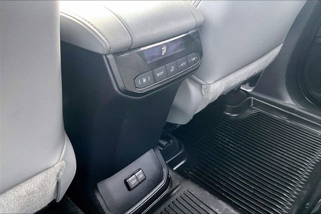 Used 2023 Toyota Highlander XLE image 12