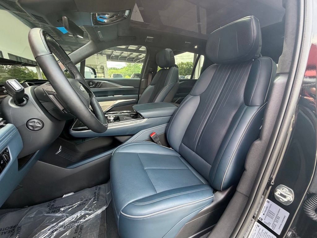 Used 2025 Cadillac Escalade IQ Luxury 2 w/ LPO, Premium Carpet Package AWD/4WD image 38
