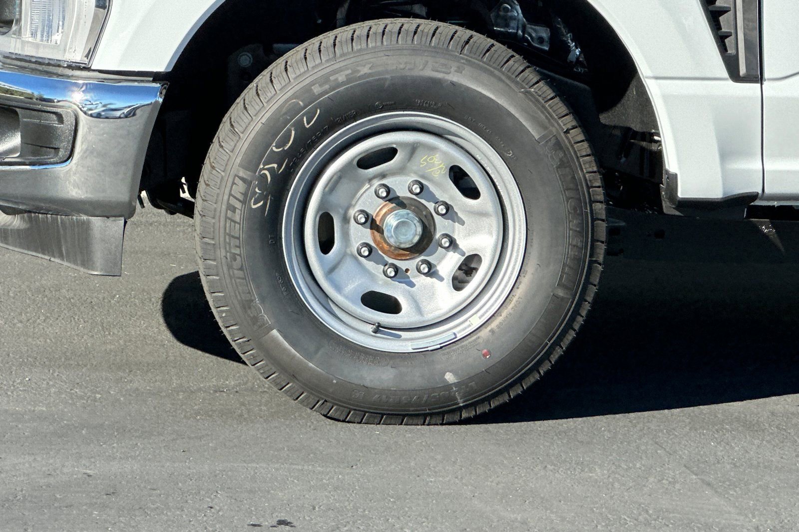 New 2026 Ford F250 XL w/ XL Chrome Package image 23