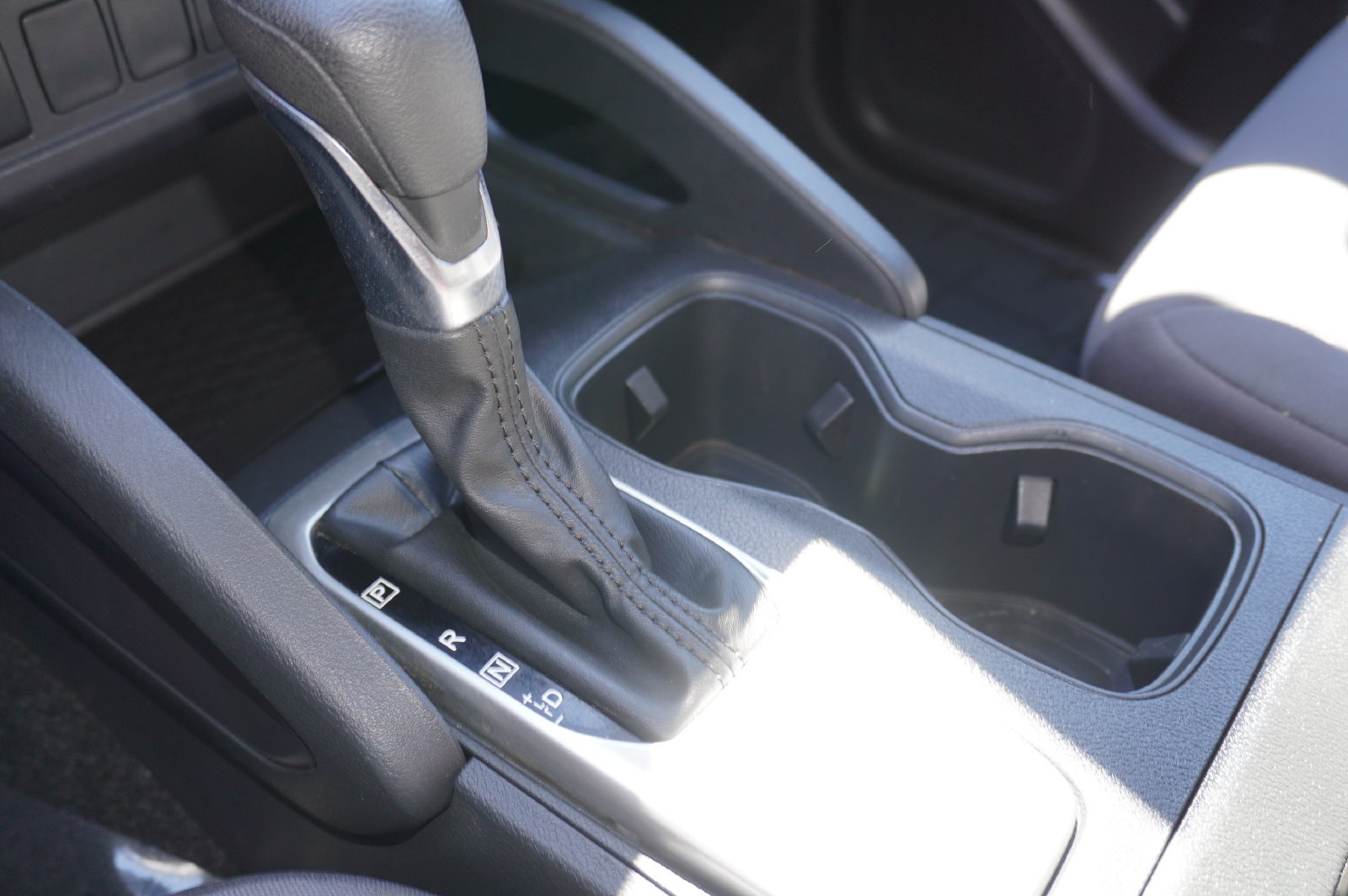 Used 2022 Nissan Frontier S RWD image 17