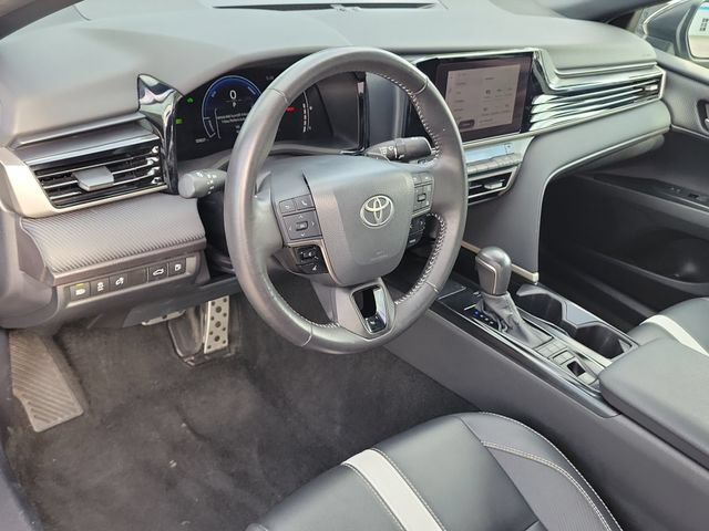 Used 2025 Toyota Camry SE FWD image 18