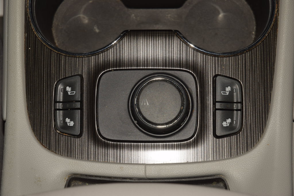 Used 2020 GMC Acadia SLT FWD image 35