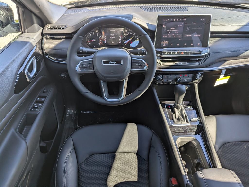 New 2026 Jeep Compass Latitude image 10