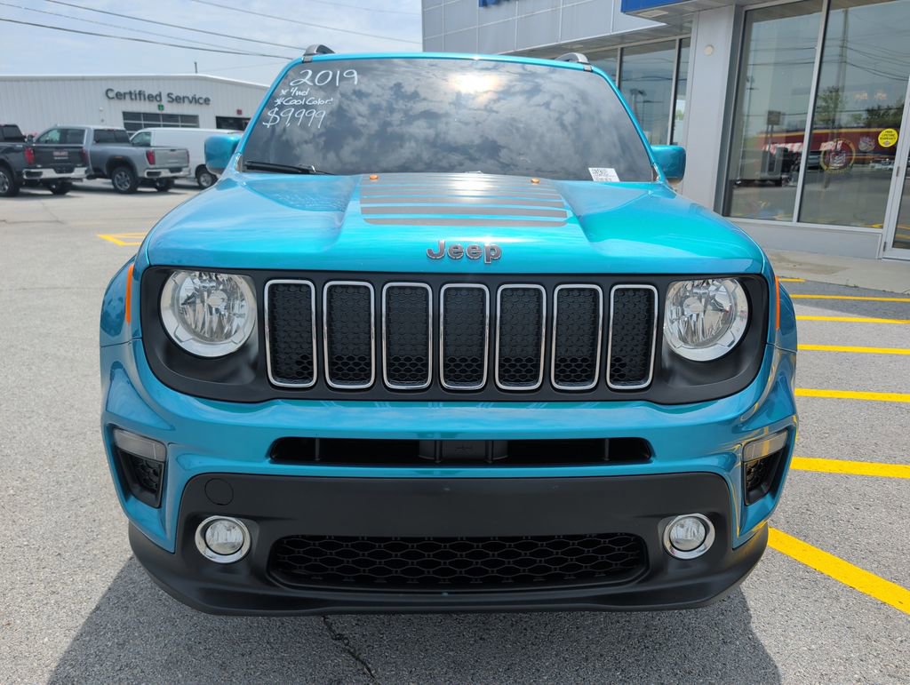 Used 2019 Jeep Renegade Latitude w/ Cold Weather Group AWD/4WD image 2