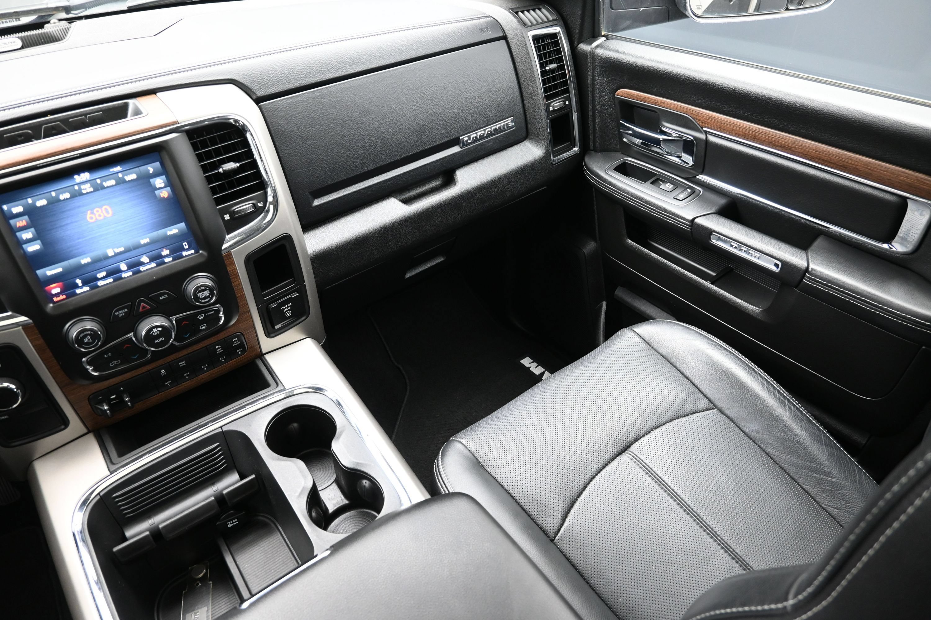 Used 2018 RAM 2500 Laramie w/ Snow Chief Group AWD/4WD image 37