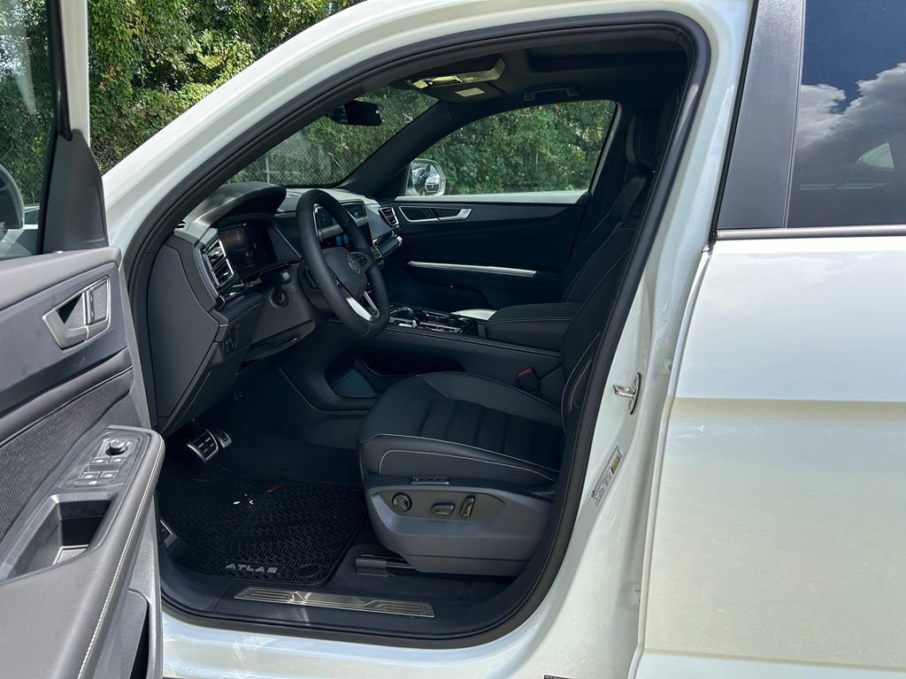 New 2026 Volkswagen Atlas Cross Sport SEL R-Line AWD/4WD image 14