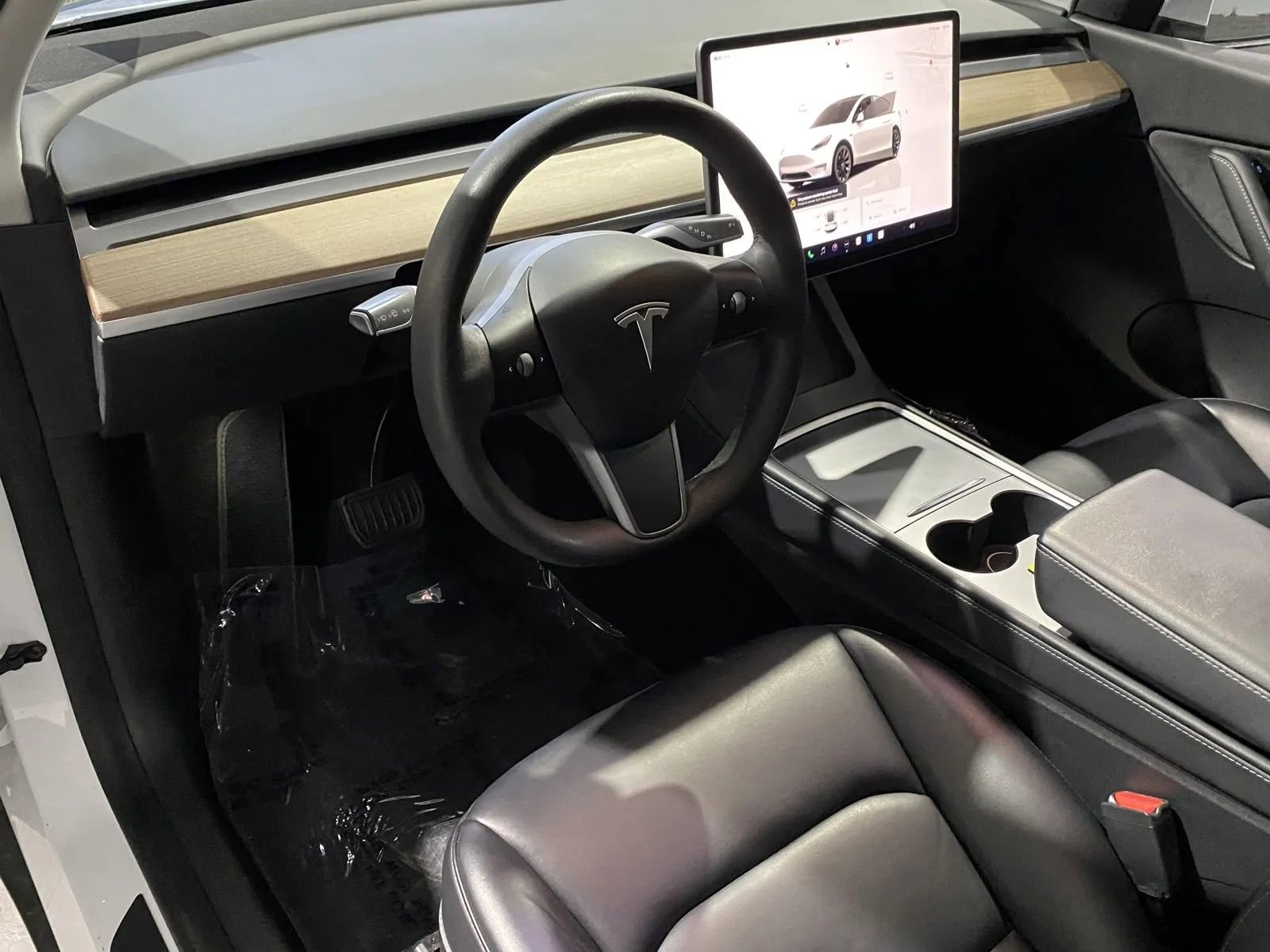 Used 2022 Tesla Model Y Long Range image 10