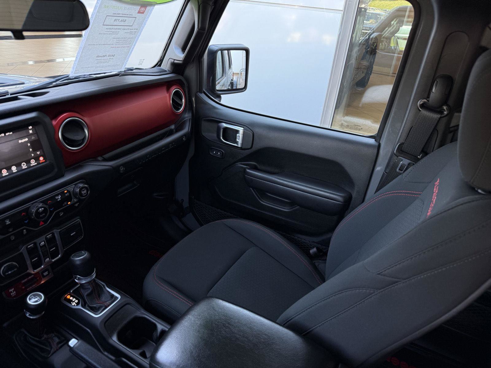 Used 2018 Jeep Wrangler Unlimited Rubicon AWD/4WD image 17
