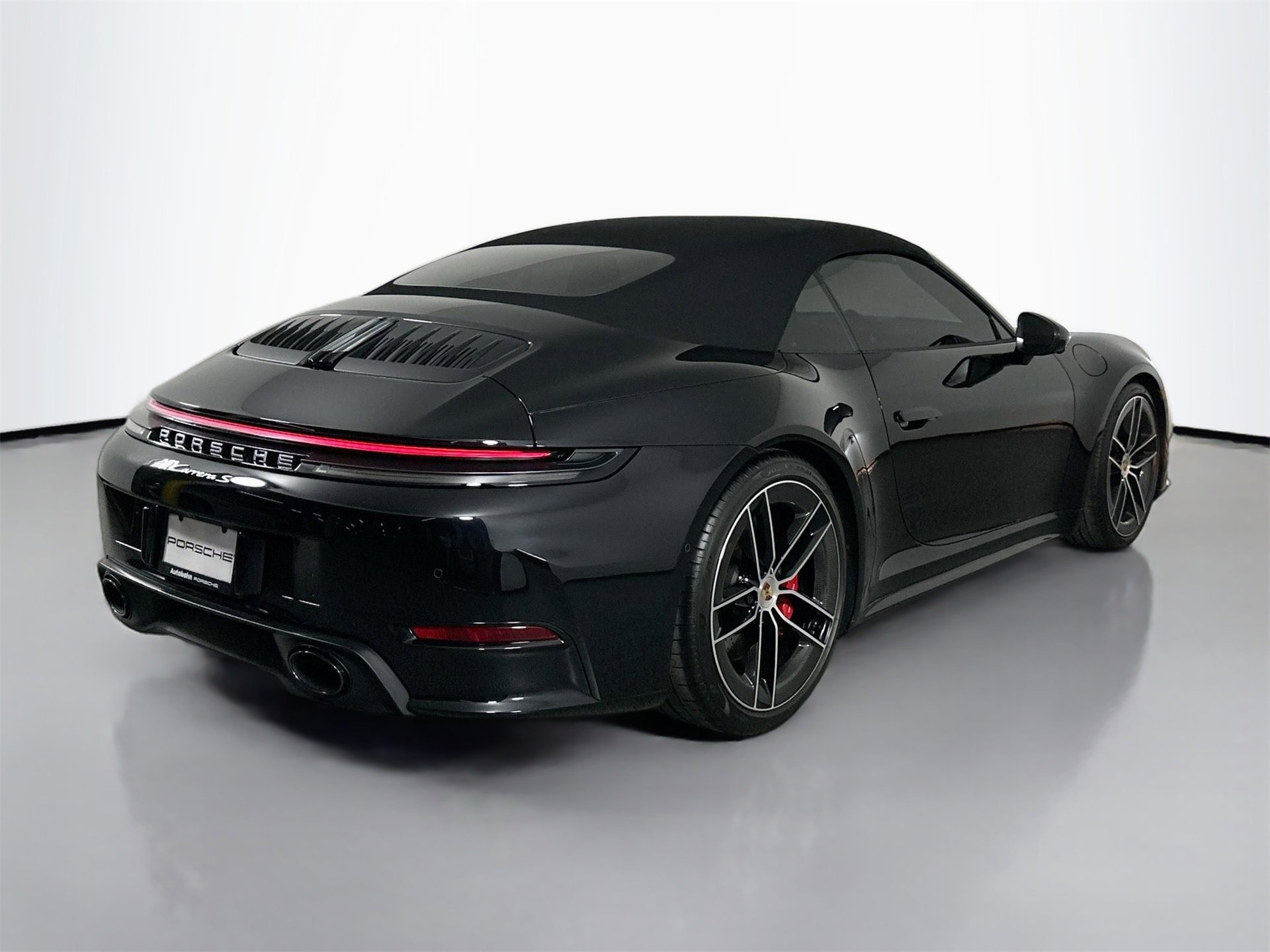 Certified 2025 Porsche 911 Carrera S image 7