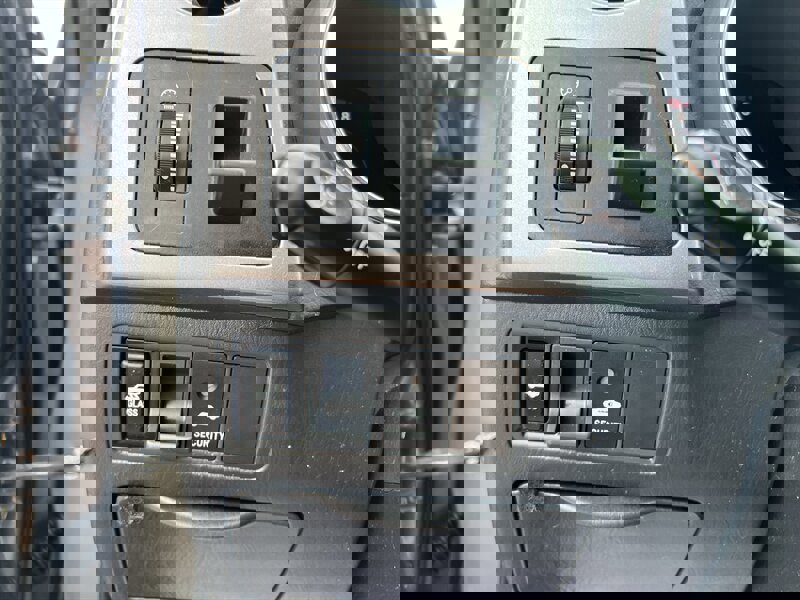 Used 2006 Toyota Matrix FWD image 15