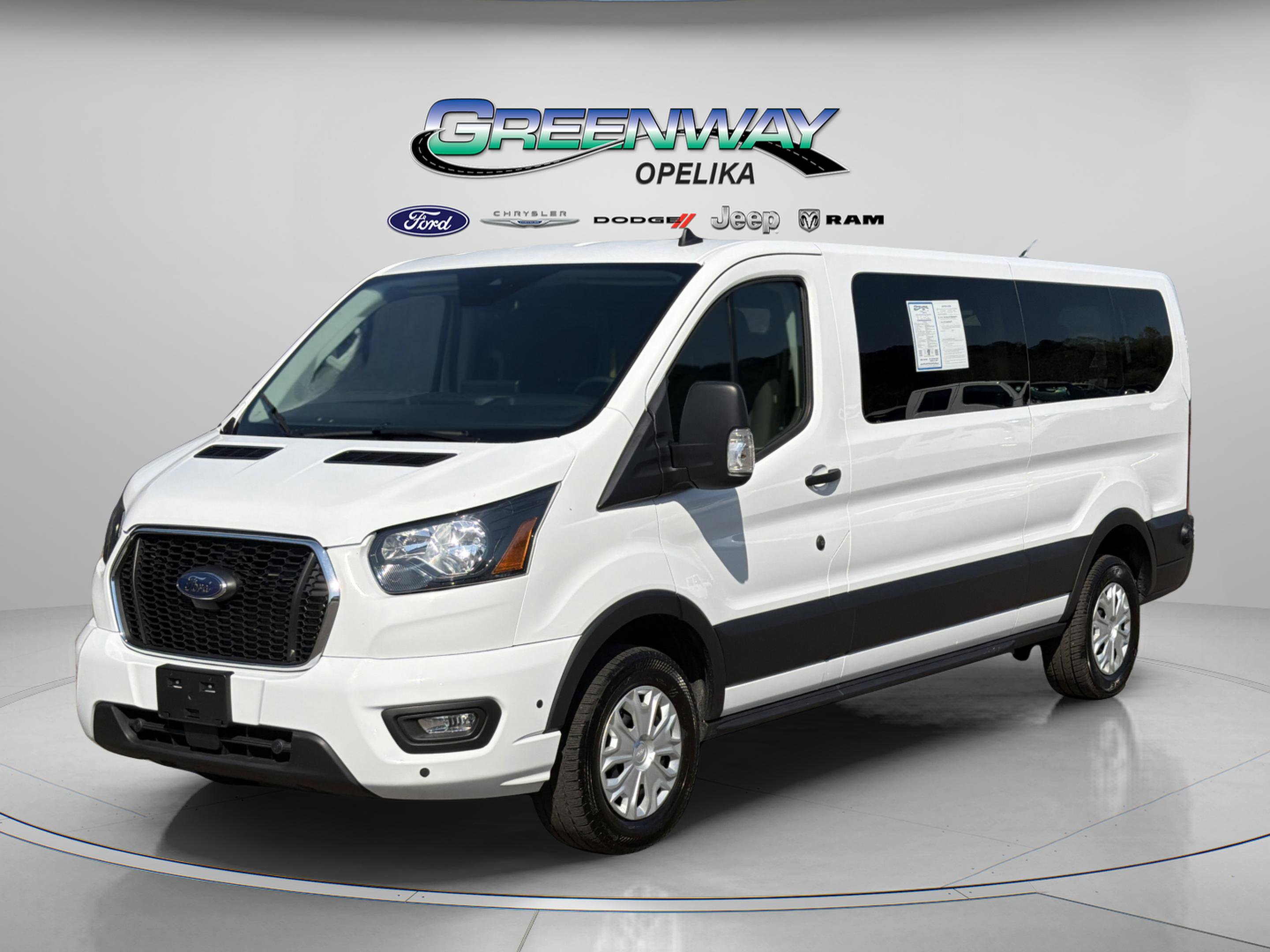 Used 2024 Ford Transit 350 XLT RWD image 3