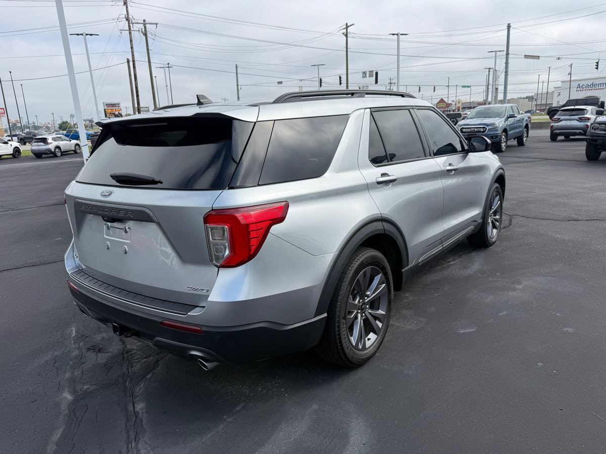 Used 2023 Ford Explorer XLT w/ Equipment Group 202A AWD/4WD image 6