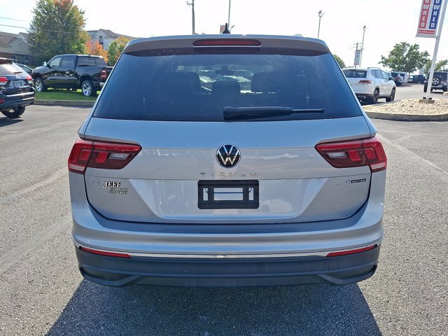 Used 2023 Volkswagen Tiguan SE w/ Panoramic Sunroof Package AWD/4WD image 8
