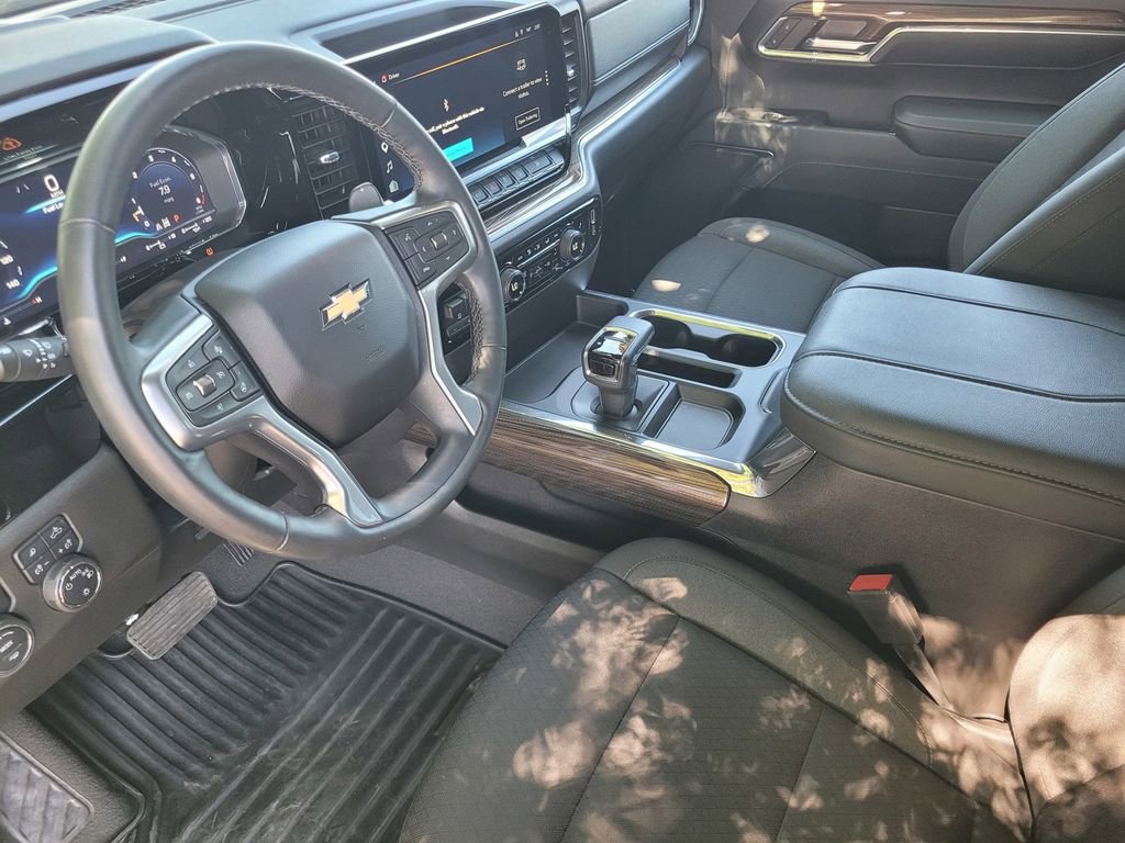 Used 2024 Chevrolet Silverado 1500 LT w/ Z71 Off-Road Package AWD/4WD image 18
