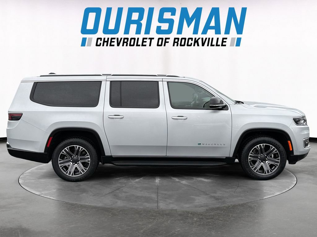 Used 2024 Jeep Wagoneer L Series II w/ Flexible Seating Group image 7