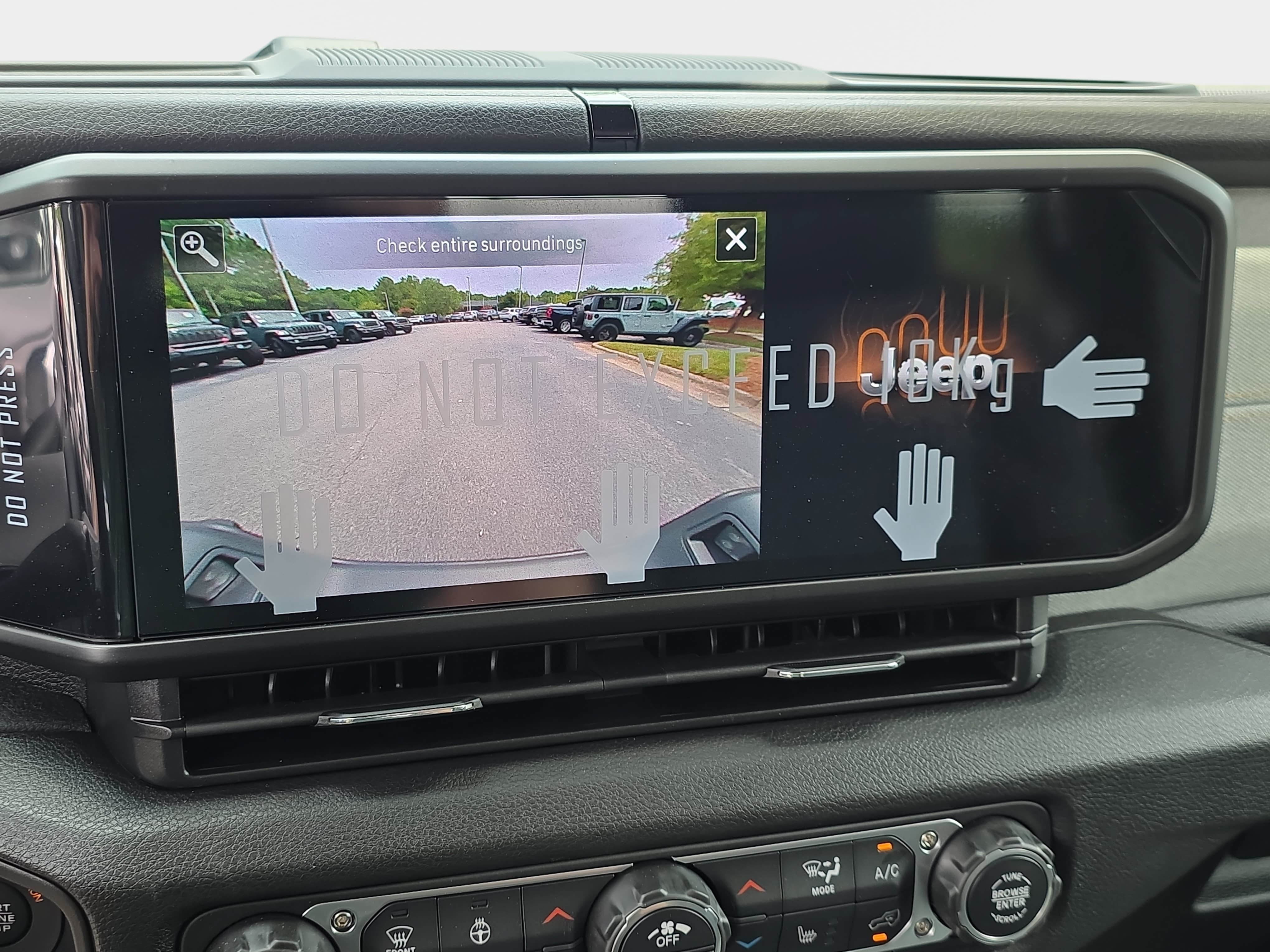 New 2026 Jeep Gladiator Sport AWD/4WD image 20