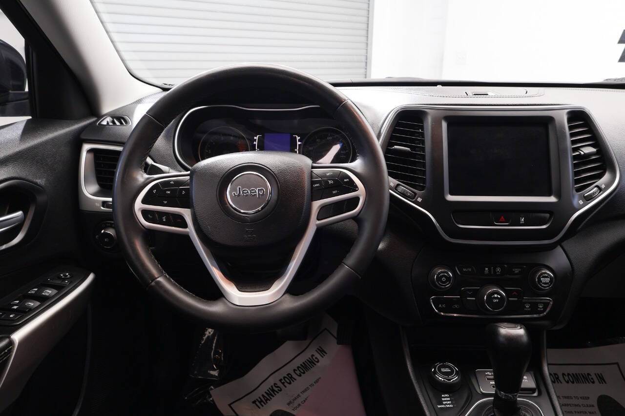 Used 2022 Jeep Cherokee Latitude AWD/4WD image 22