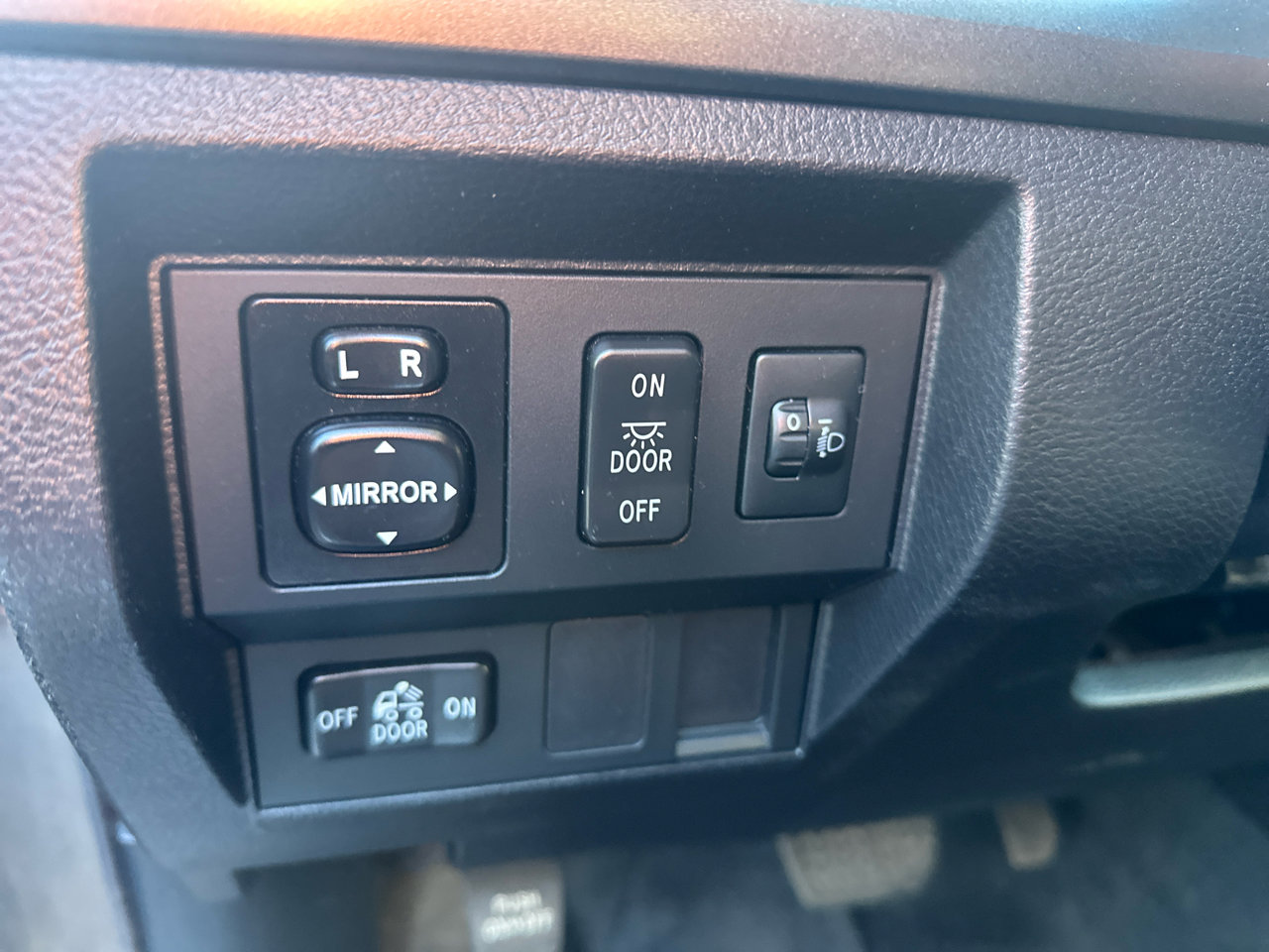 Used 2014 Toyota Tundra SR image 17