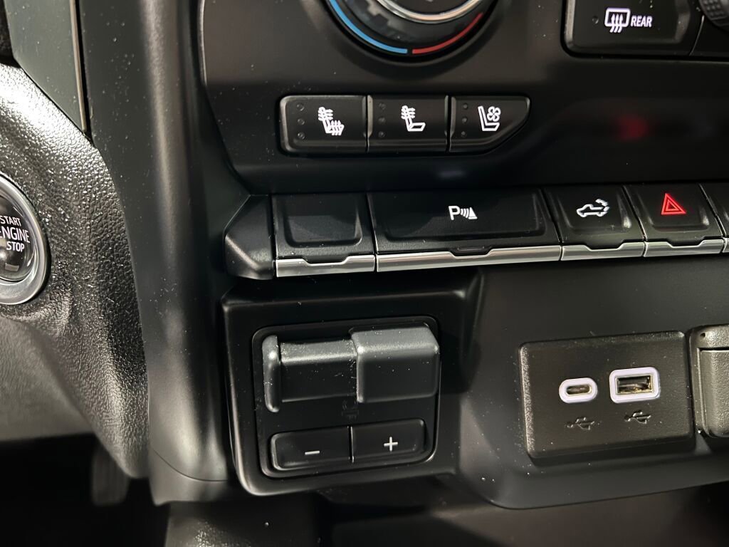 Used 2022 Chevrolet Silverado 2500 LTZ w/ LTZ Plus Package image 16