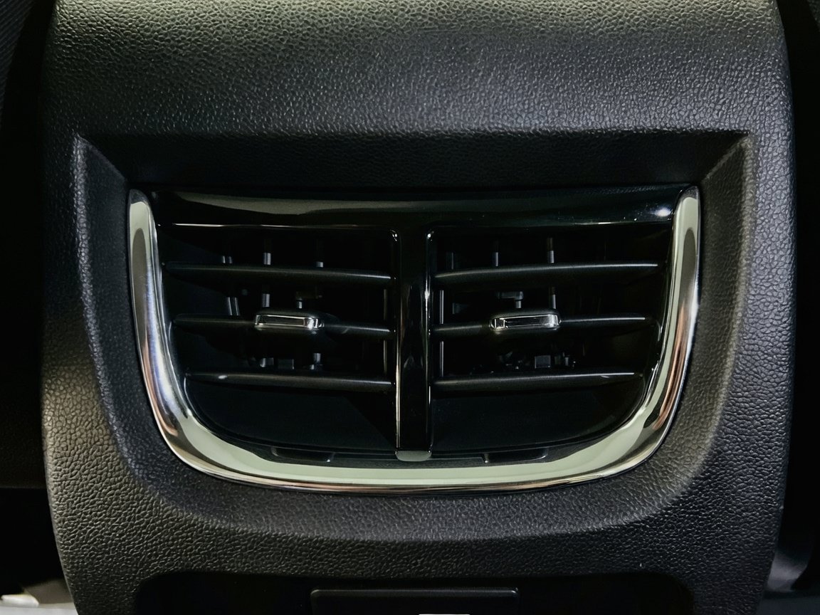 Used 2020 Chevrolet Blazer LT AWD/4WD image 17