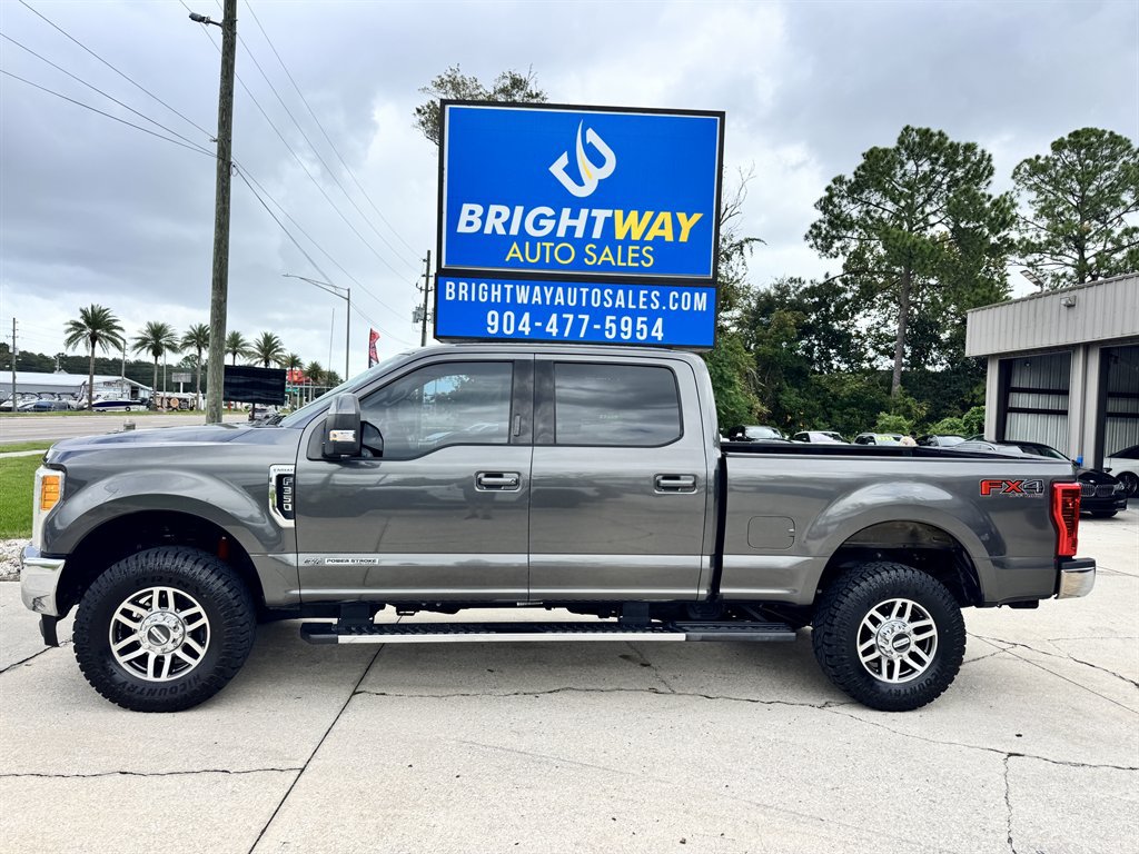 Used 2017 Ford F350 Lariat AWD/4WD image 2