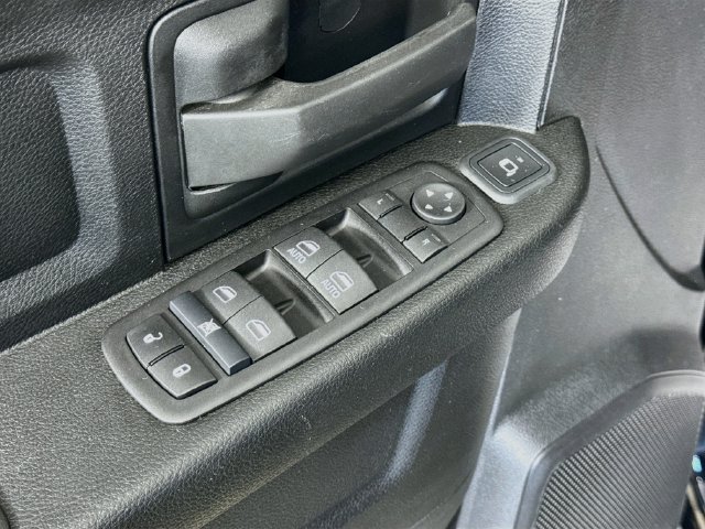 Used 2024 RAM 2500 Tradesman w/ Chrome Appearance Group AWD/4WD image 18