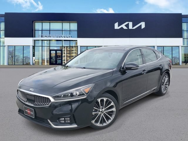 Used 2017 Kia Cadenza Technology
