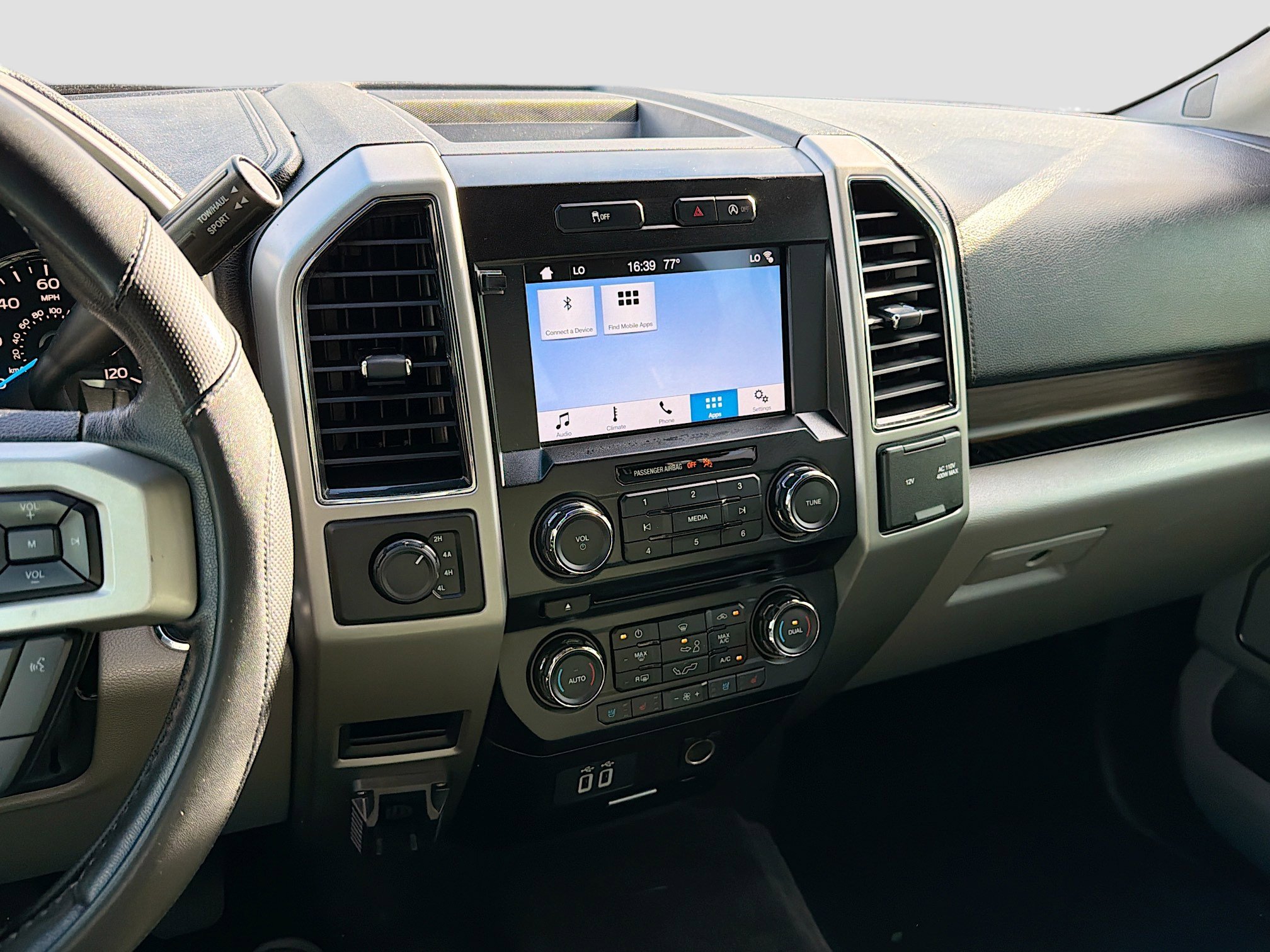 Used 2017 Ford F150 Lariat w/ Equipment Group 501A Mid image 25