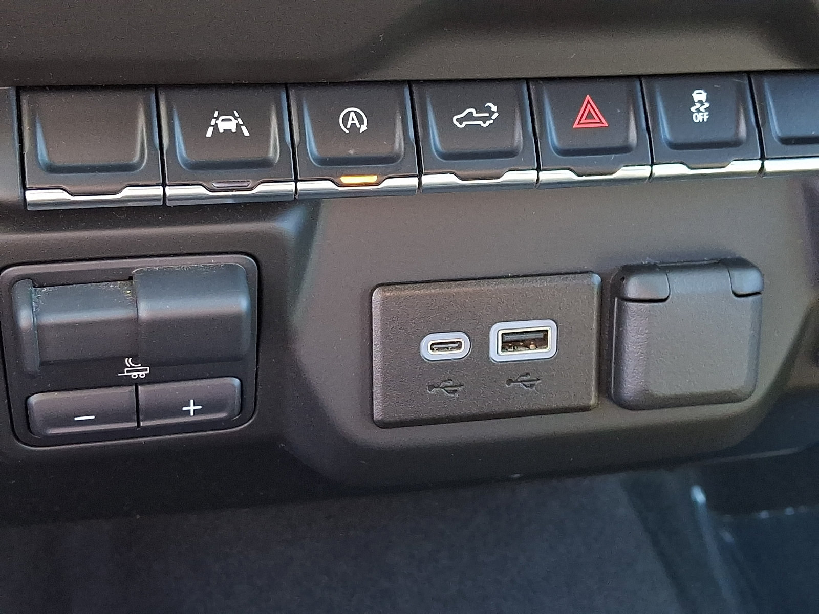 Used 2024 Chevrolet Silverado 1500 Custom AWD/4WD image 24