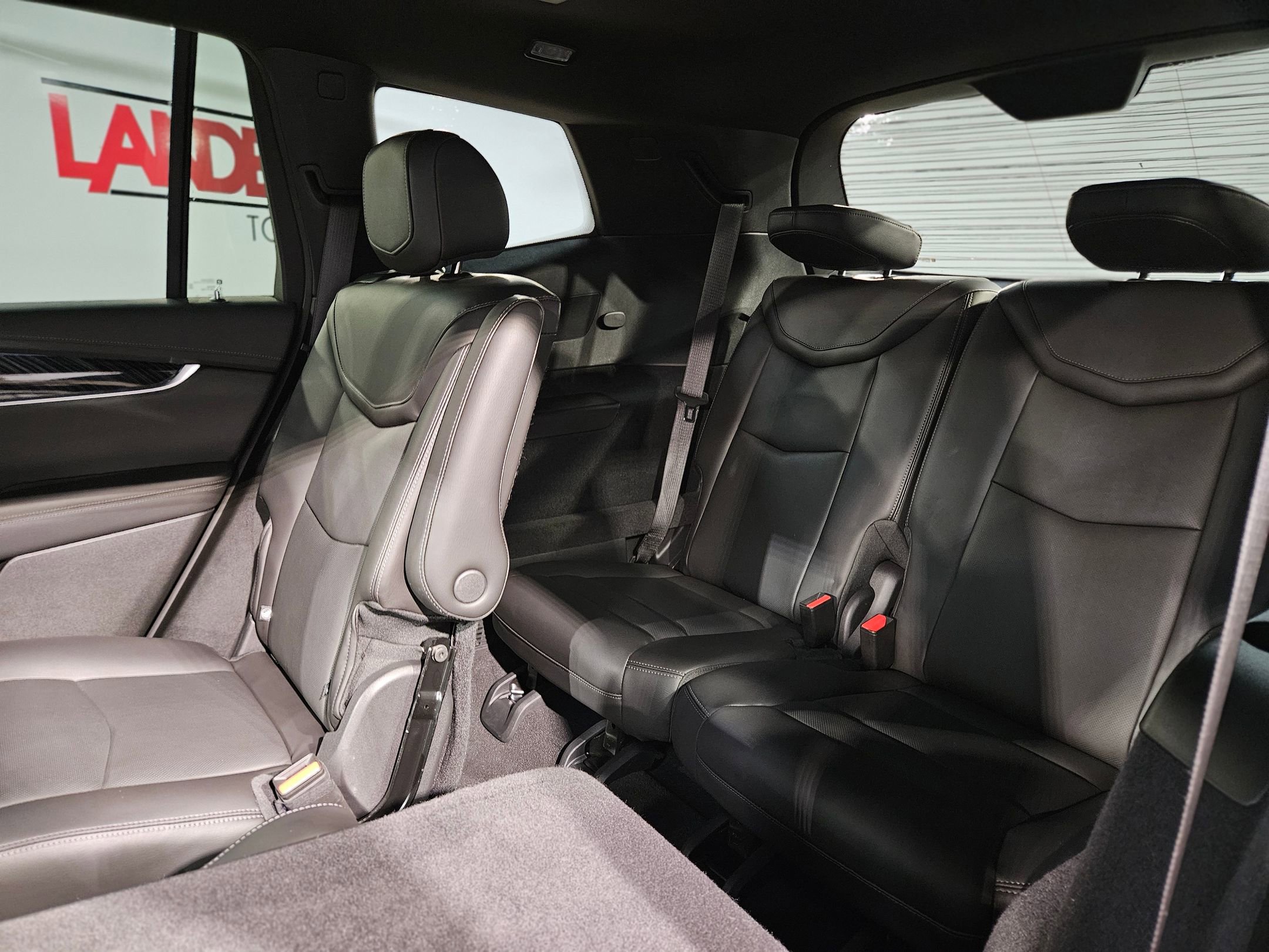 Used 2025 Cadillac XT6 Premium Luxury image 39