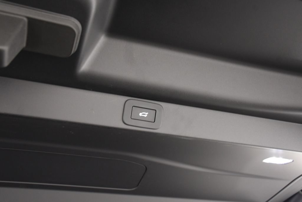 Used 2026 Land Rover Range Rover SE AWD/4WD image 24